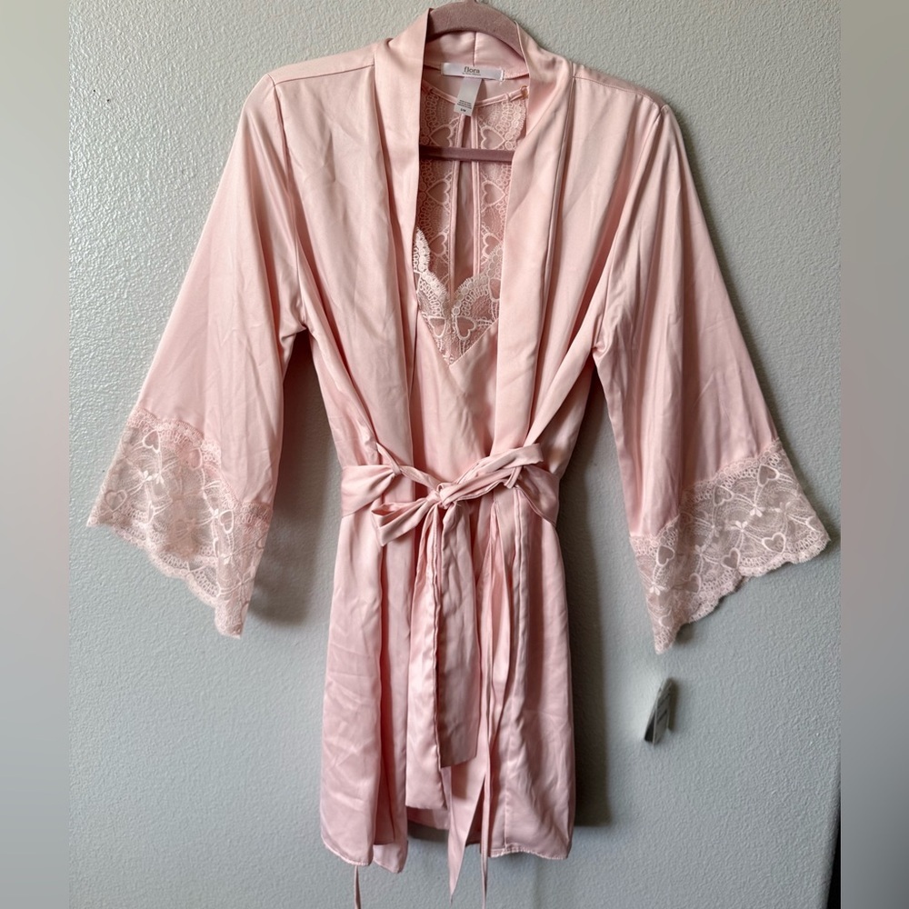 Flora Nikrooz Pink Satin Lace Robe & Cami Set 2PC Sleepwear Bridal S/M NWT - Picture 2 of 13
